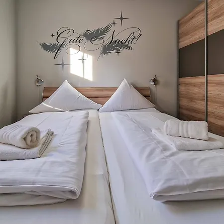 Daire Sielgefluester Greetsiel